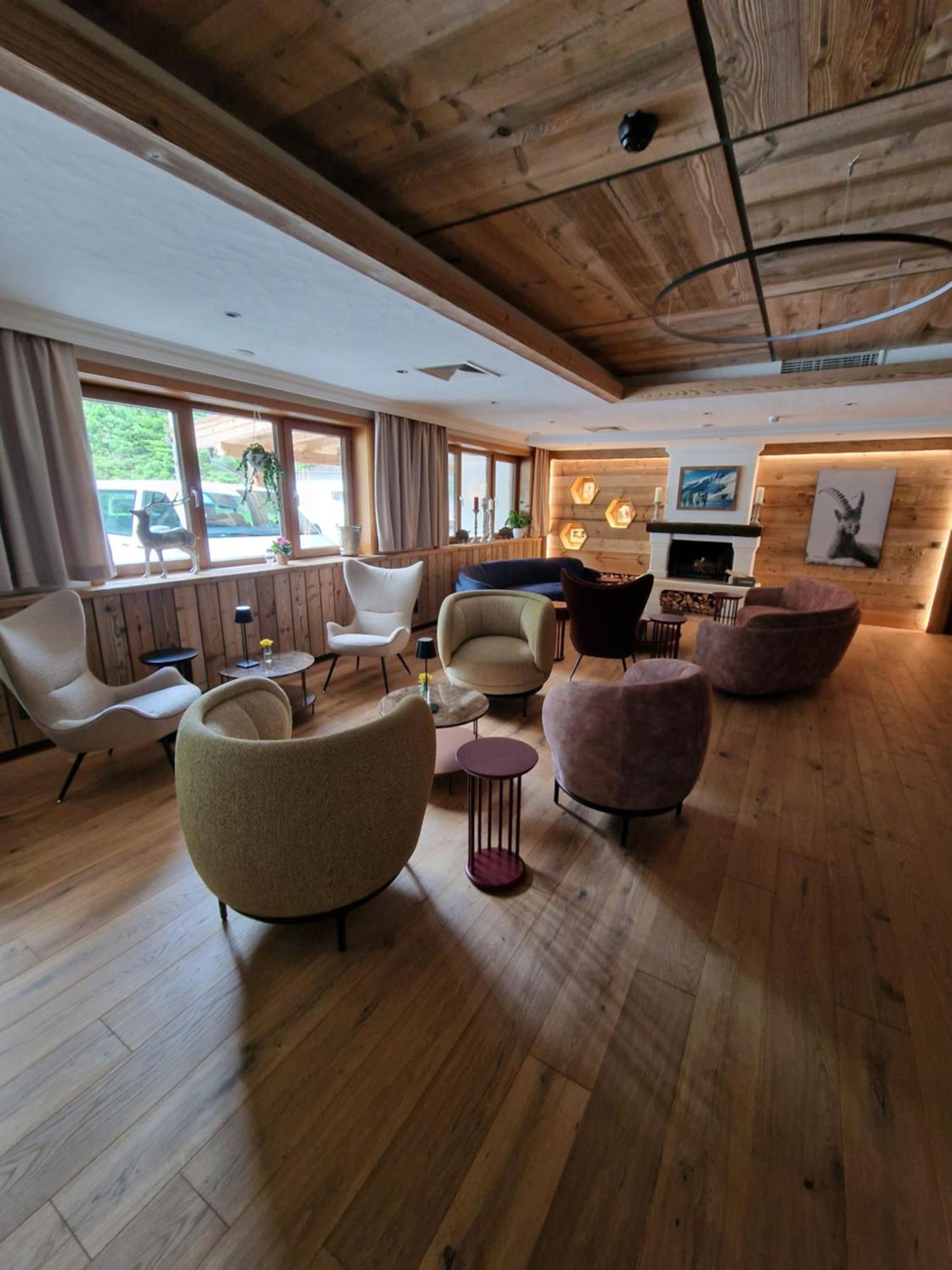 Hotel Kaerntnerhof ไฮลิเกนบลูท ภายนอก รูปภาพ