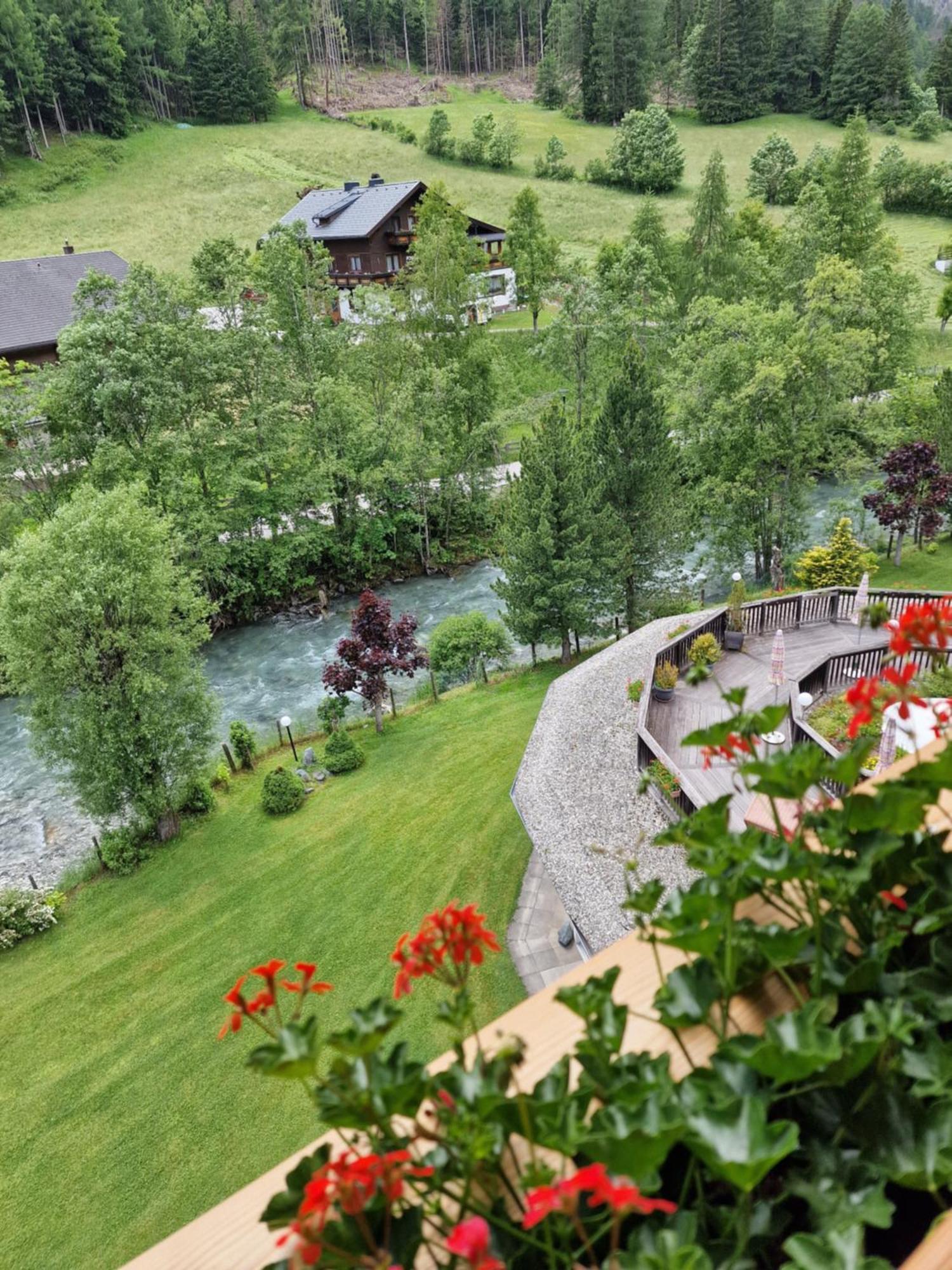 Hotel Kaerntnerhof ไฮลิเกนบลูท ภายนอก รูปภาพ