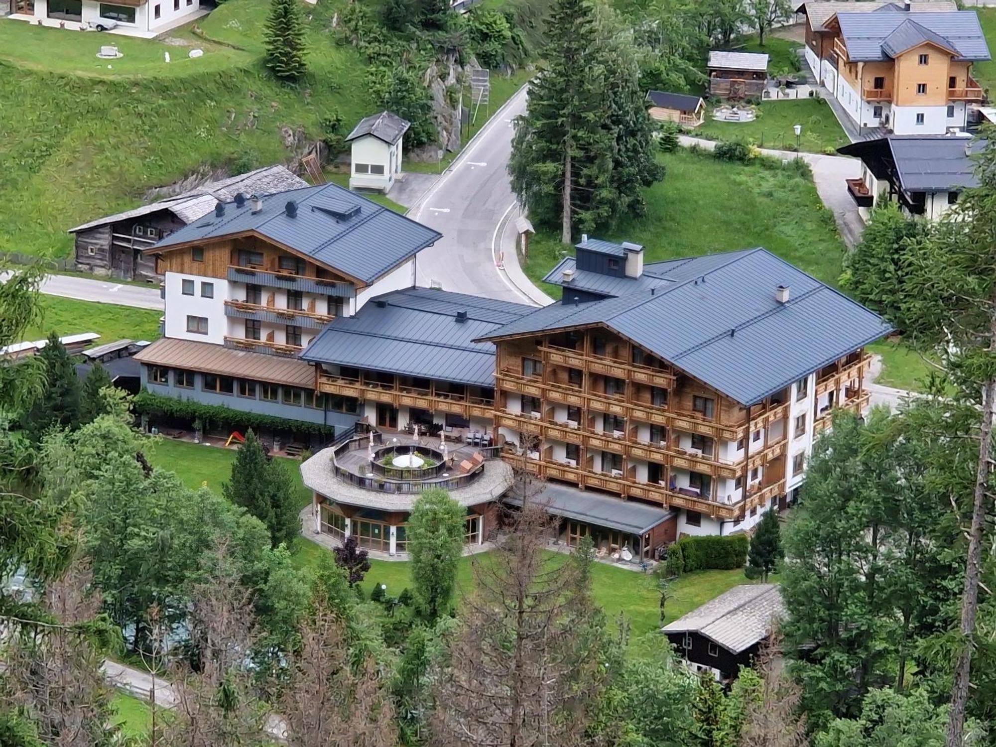 Hotel Kaerntnerhof ไฮลิเกนบลูท ภายนอก รูปภาพ