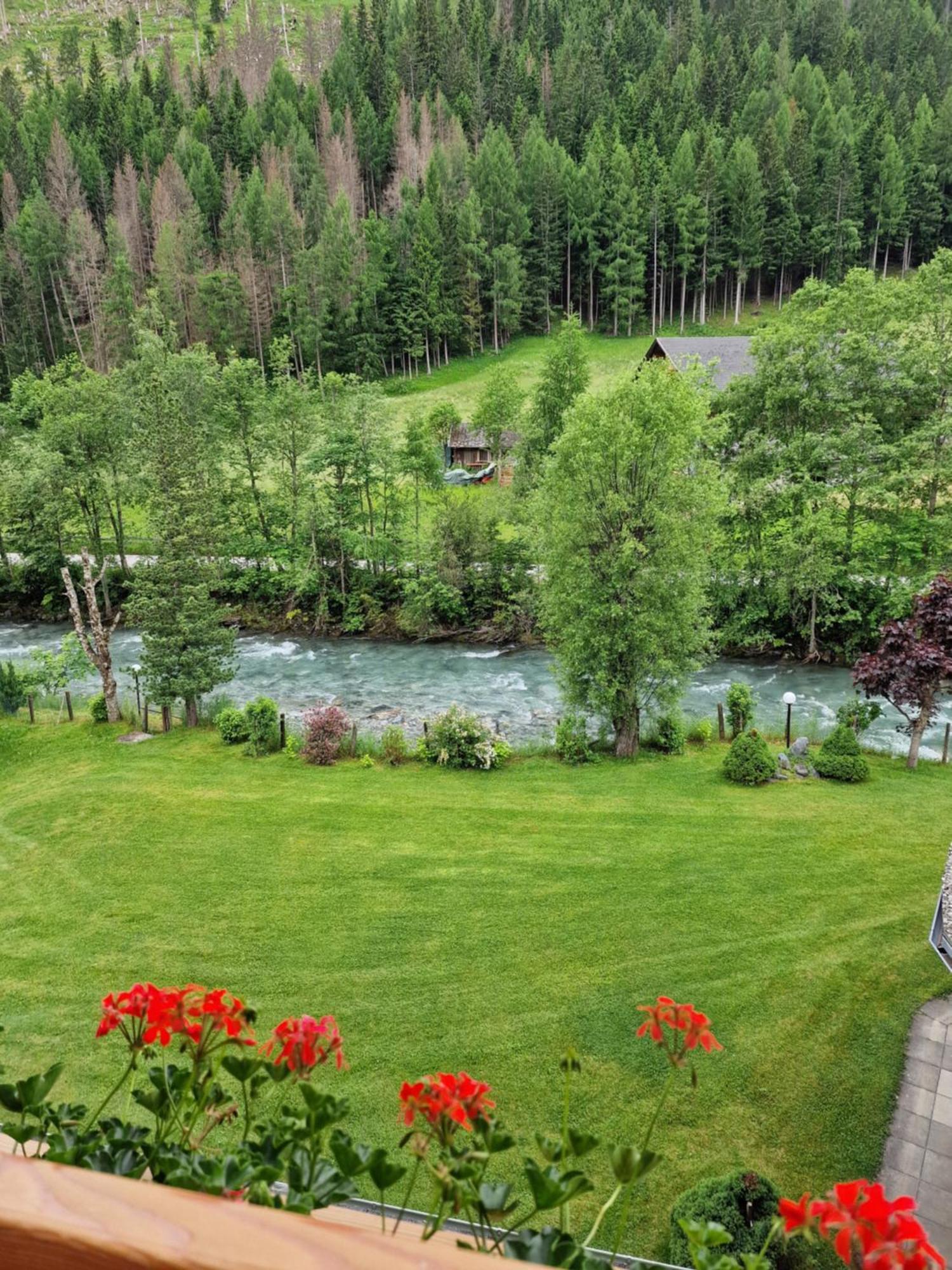 Hotel Kaerntnerhof ไฮลิเกนบลูท ภายนอก รูปภาพ